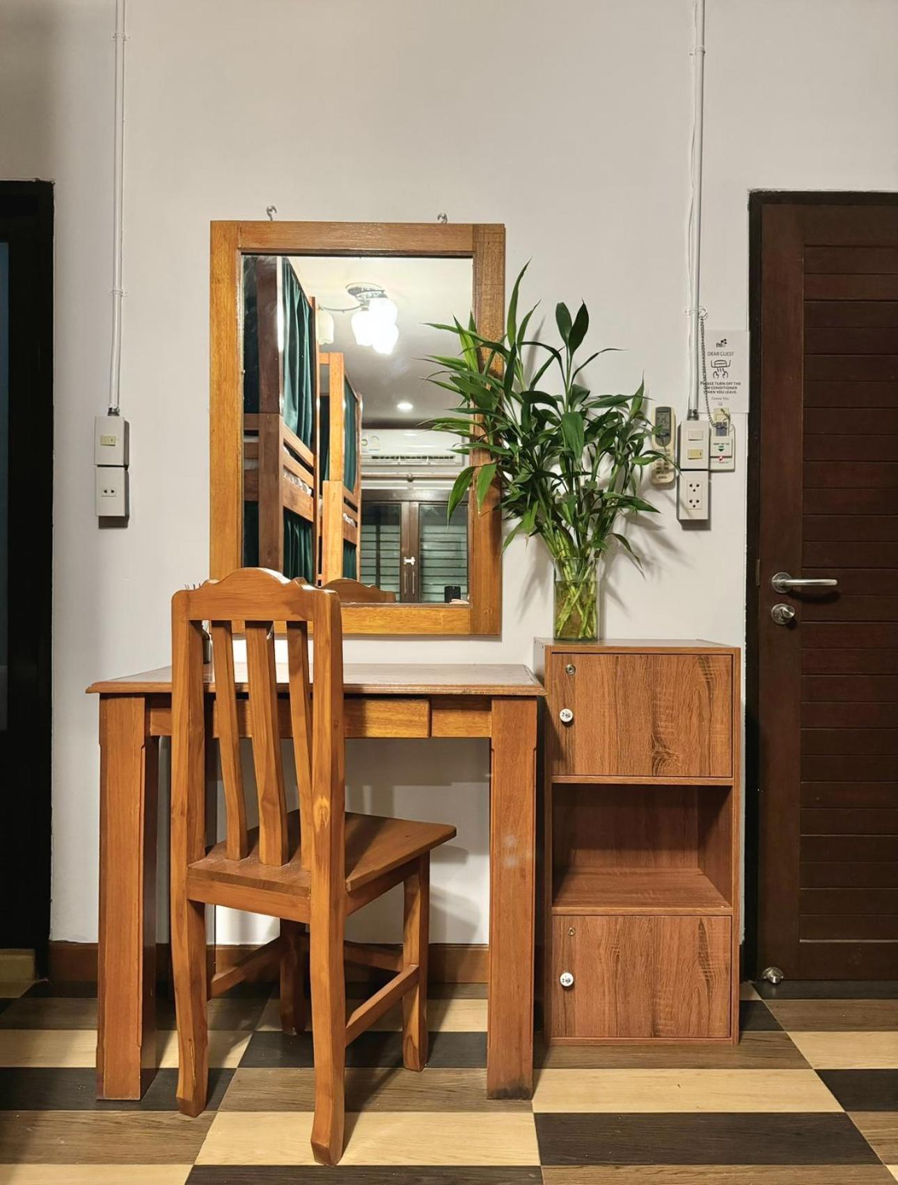 Propaganda Hostel パンガン島 部屋 写真