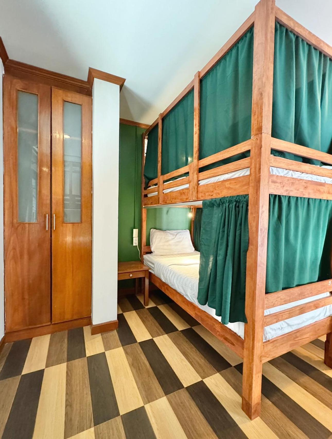 Propaganda Hostel パンガン島 部屋 写真